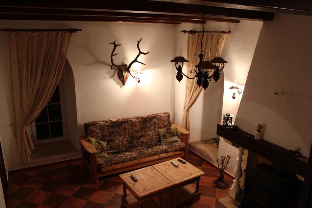 Karalinski Falvarok Tyzengauza Hotel Korolino  Kamer foto